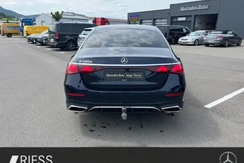 Mercedes-Benz E 220 din 2023 cu 15.466 km - oferta MER111032 - foto 6