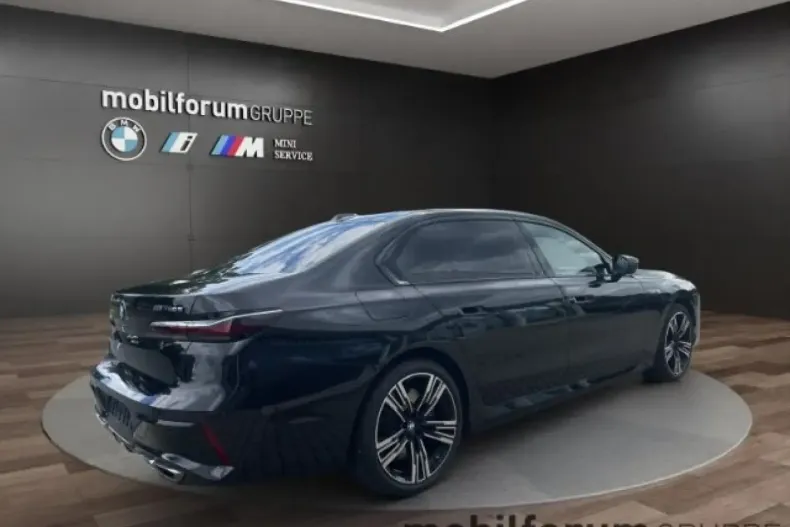 BMW M760 din 2024 cu 17.646 km - oferta BMW111077 - foto 3