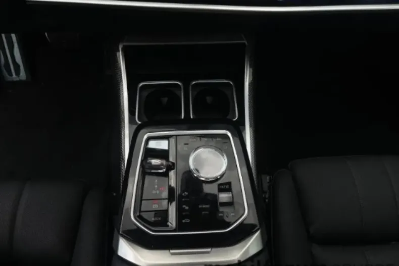 BMW M760 din 2024 cu 17.646 km - oferta BMW111077 - foto 8