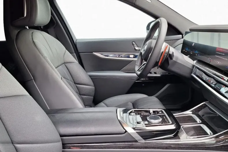 BMW M760 din 2024 cu 26.565 km - oferta BMW111079 - foto 9