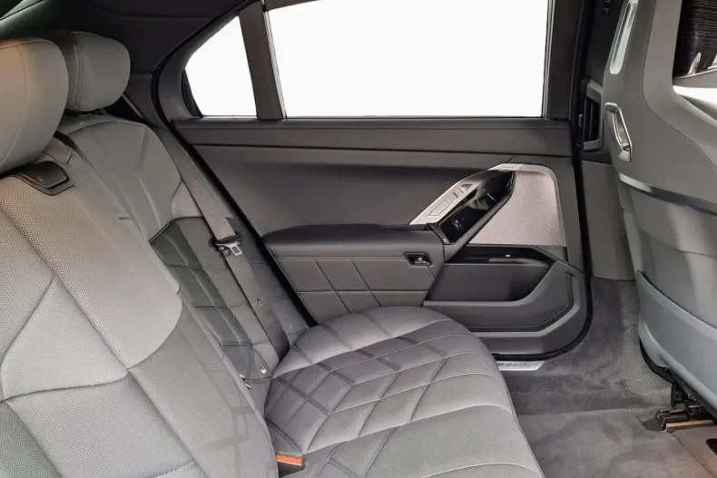 BMW M760 din 2024 cu 26.565 km - oferta BMW111079 - foto 11