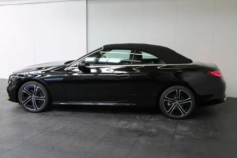 Mercedes-Benz CLE 200 din 2024 cu 4.599 km - oferta MER111140 - foto 5