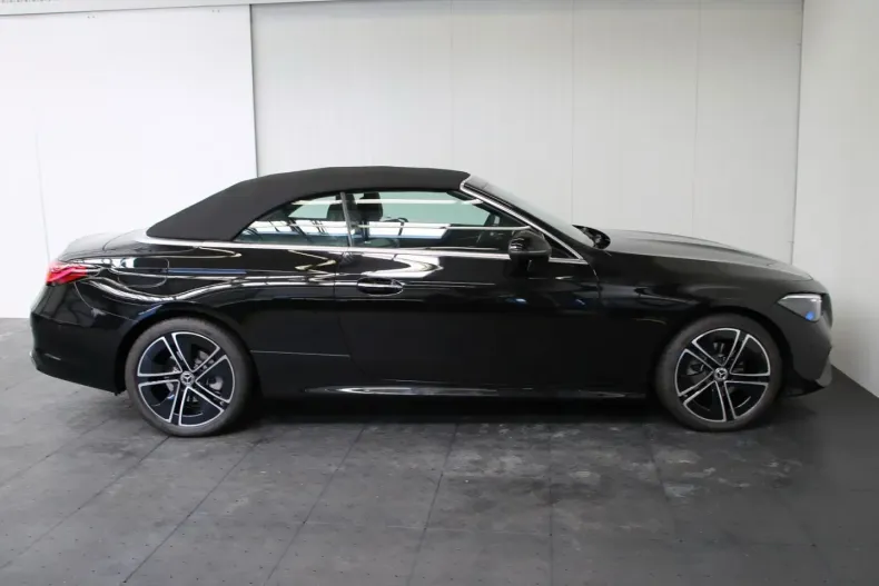 Mercedes-Benz CLE 200 din 2024 cu 4.599 km - oferta MER111140 - foto 6