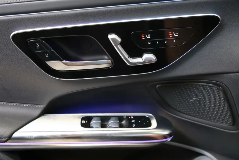 Mercedes-Benz CLE 200 din 2024 cu 4.599 km - oferta MER111140 - foto 9