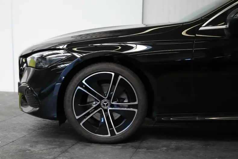 Mercedes-Benz CLE 200 din 2024 cu 4.599 km - oferta MER111140 - foto 19