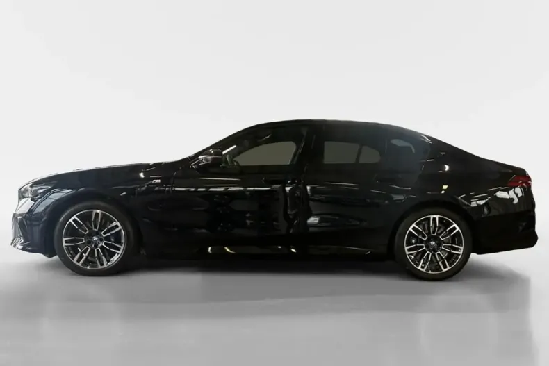BMW 550 din 2024 cu 2.800 km - oferta BMW111176 - foto 5