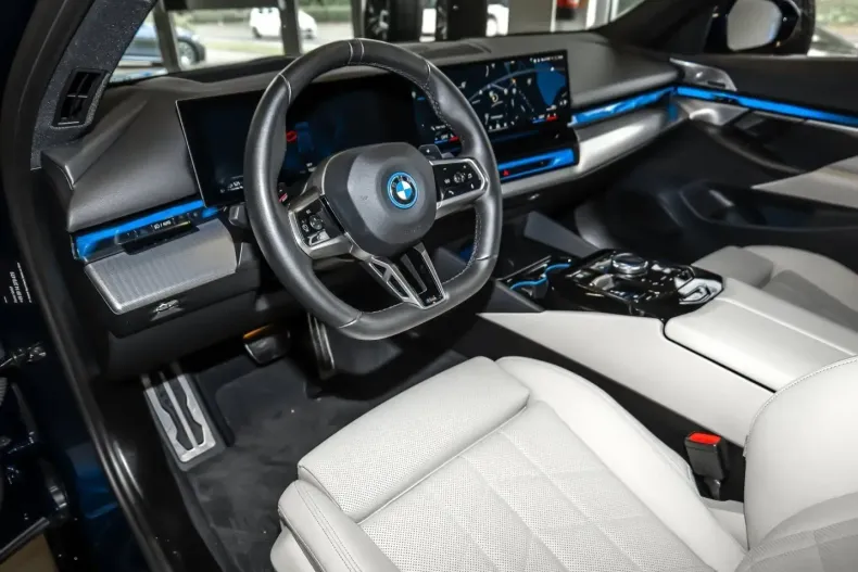 BMW 550 din 2024 cu 10.270 km - oferta BMW111184 - foto 6