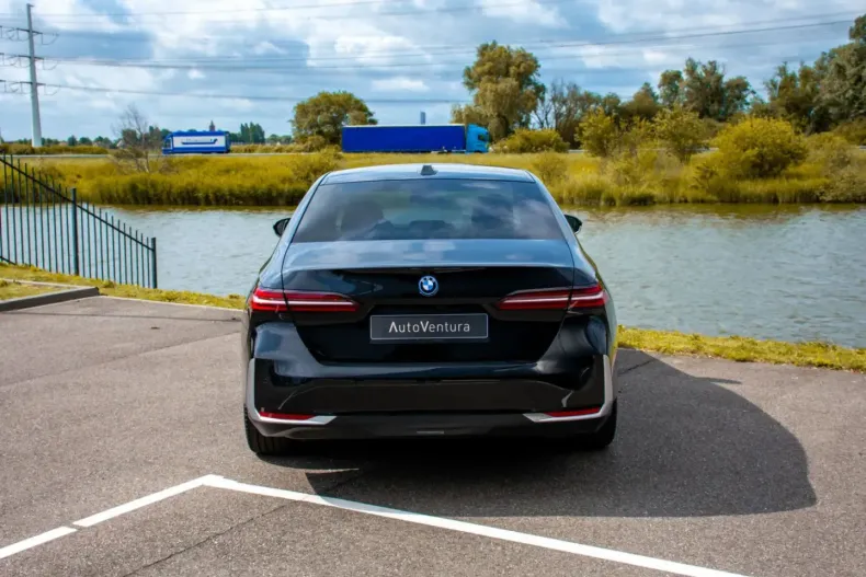 BMW 550 din 2024 cu 27.248 km - oferta BMW111189 - foto 11