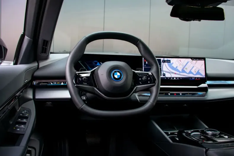 BMW 550 din 2024 cu 27.248 km - oferta BMW111189 - foto 20