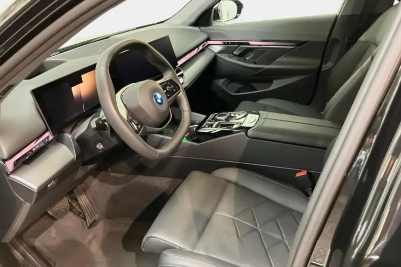 BMW 550 din 2024 cu 27.600 km - oferta BMW111192 - foto 5