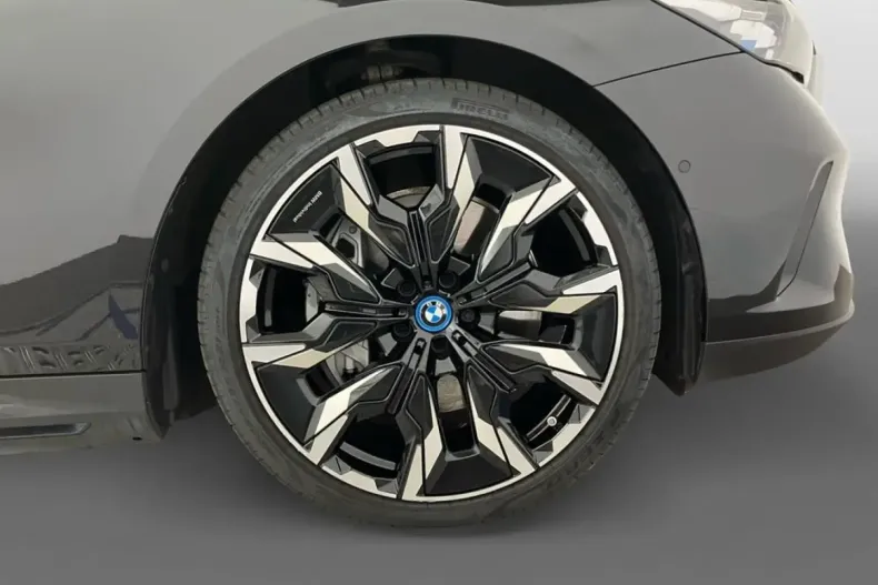 BMW 550 din 2024 cu 27.600 km - oferta BMW111192 - foto 11