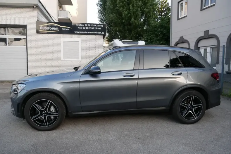 Mercedes-Benz GLC 43 AMG din 2020 cu 86.287 km - oferta MER111196 - foto 2