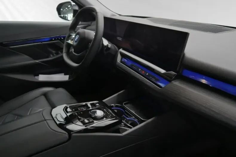 BMW 550 din 2024 cu 37.850 km - oferta BMW111211 - foto 3