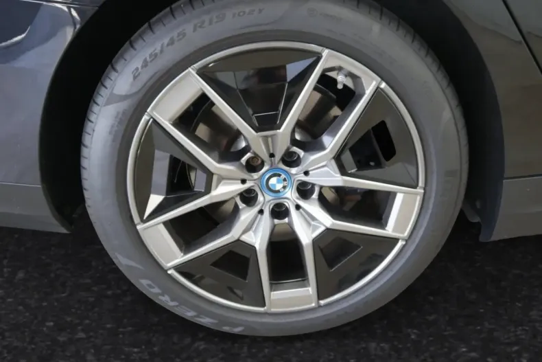 BMW 550 din 2024 cu 37.850 km - oferta BMW111211 - foto 6