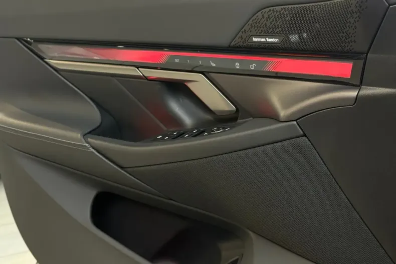 BMW 550 din 2024 cu 23.700 km - oferta BMW111212 - foto 11