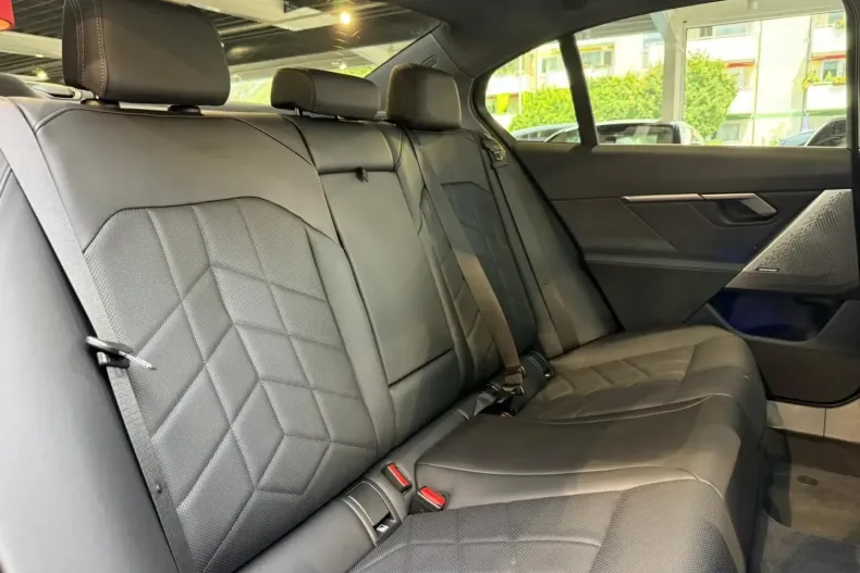 BMW 550 din 2024 cu 23.700 km - oferta BMW111212 - foto 24