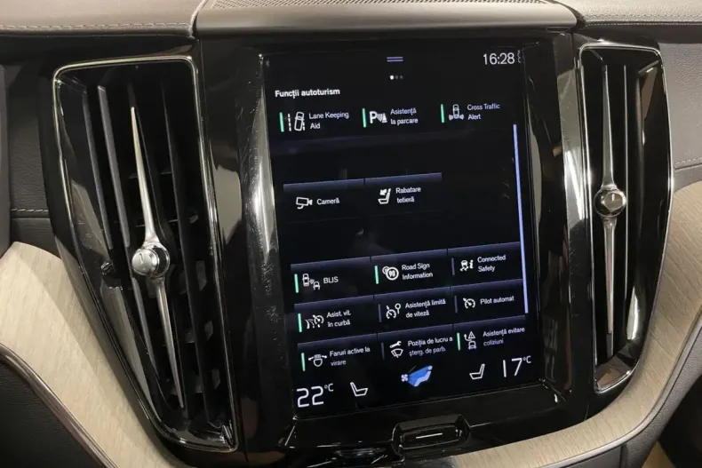 Volvo XC60 din 2021 cu 117.650 km - oferta VOL111223 - foto 19