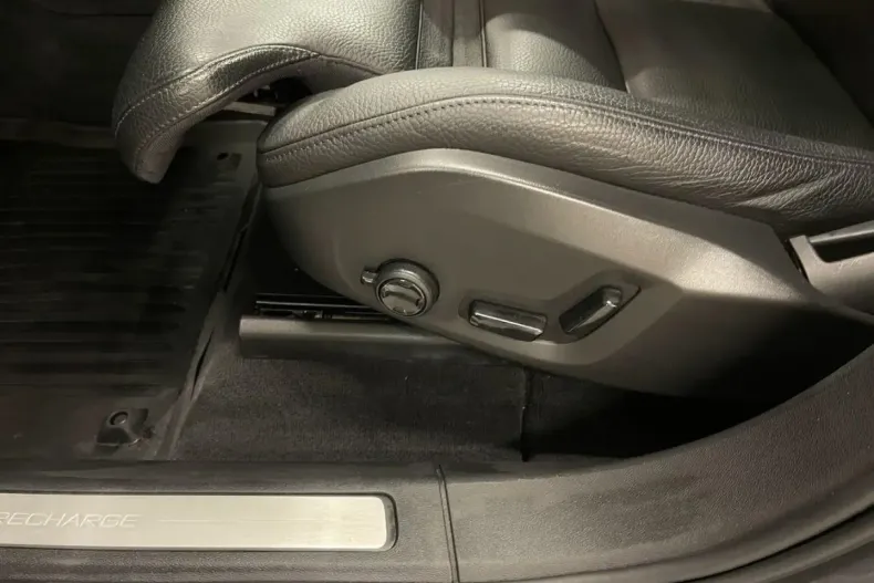 Volvo XC60 din 2021 cu 117.650 km - oferta VOL111223 - foto 27