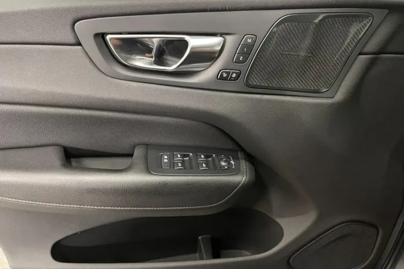 Volvo XC60 din 2021 cu 117.650 km - oferta VOL111223 - foto 29