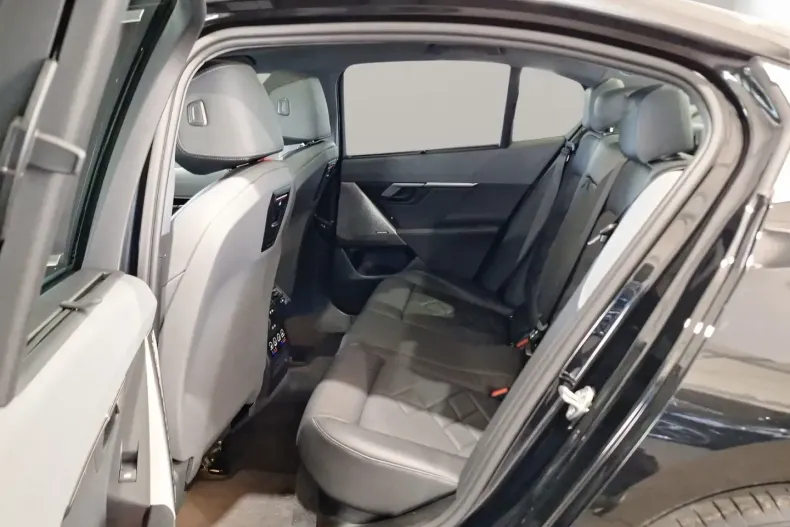 BMW 520 din 2024 cu 16.898 km - oferta BMW111226 - foto 6