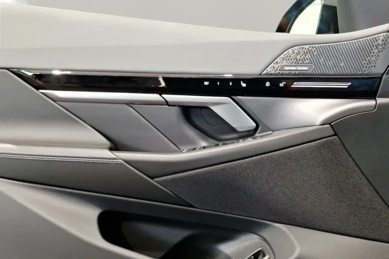 BMW 520 din 2024 cu 16.898 km - oferta BMW111226 - foto 16