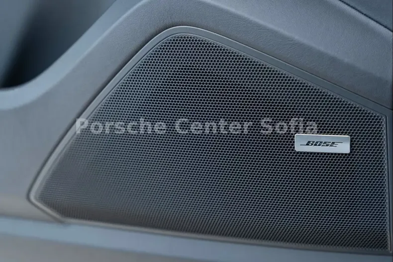 Porsche Cayenne din 2024 cu 37.850 km - oferta POR111230 - foto 3