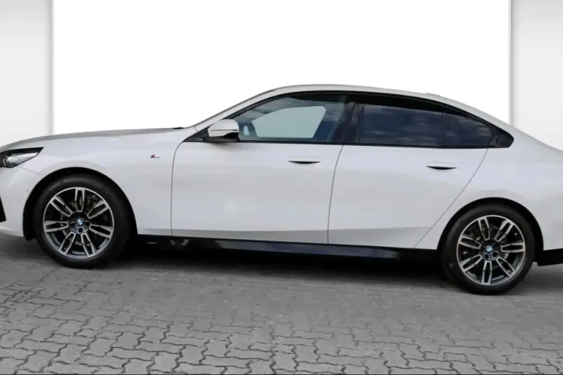 BMW 520 din 2023 cu 57.900 km - oferta BMW111238 - foto 2
