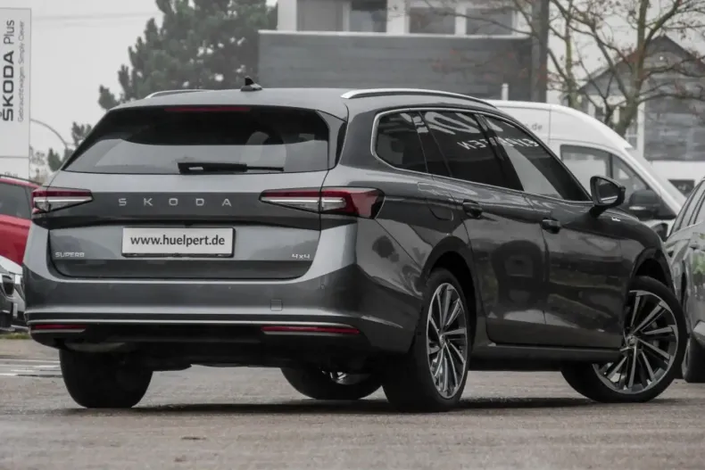 Skoda Superb din 2024 cu 14.020 km - oferta SKO111239 - foto 1