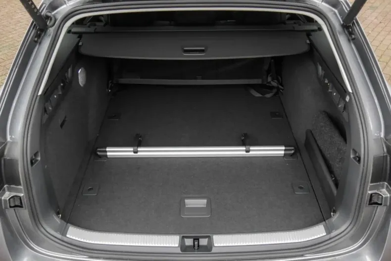 Skoda Superb din 2024 cu 14.020 km - oferta SKO111239 - foto 9