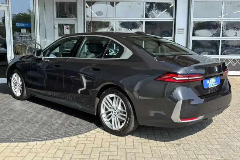 BMW 520 din 2024 cu 19.980 km - oferta BMW111244 - foto 8