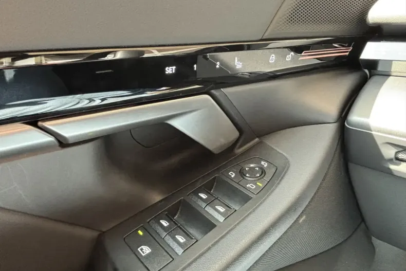 BMW 520 din 2024 cu 19.980 km - oferta BMW111244 - foto 13