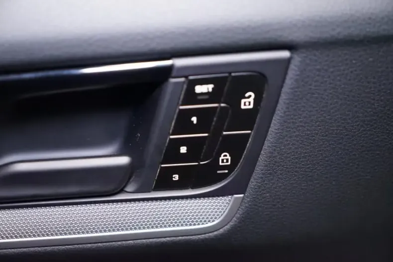 Porsche Cayenne din 2024 cu 14.245 km - oferta POR111272 - foto 6