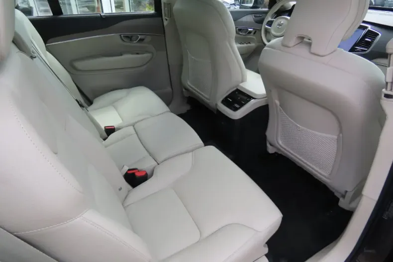 Volvo XC90 din 2023 cu 43.200 km - oferta VOL111288 - foto 12