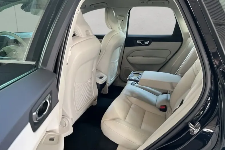 Volvo XC60 din 2022 cu 61.856 km - oferta VOL111306 - foto 17