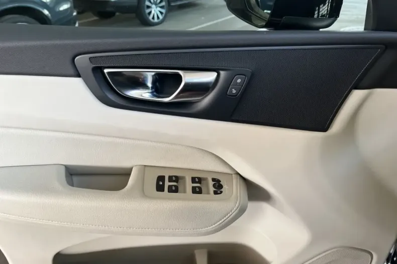 Volvo XC60 din 2022 cu 61.856 km - oferta VOL111306 - foto 18