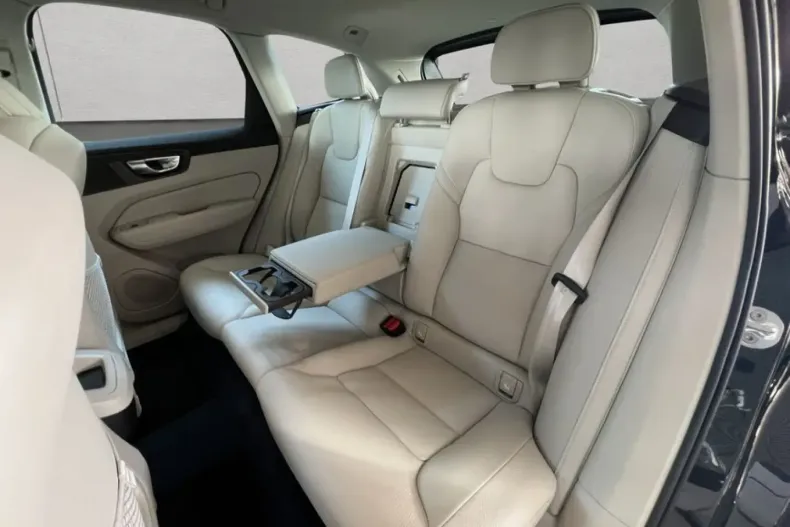 Volvo XC60 din 2022 cu 61.856 km - oferta VOL111306 - foto 19