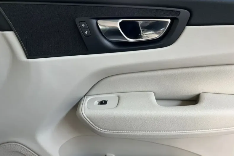 Volvo XC60 din 2022 cu 61.856 km - oferta VOL111306 - foto 21