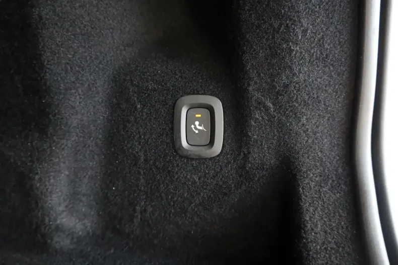 Volvo XC60 din 2021 cu 56.950 km - oferta VOL111307 - foto 22