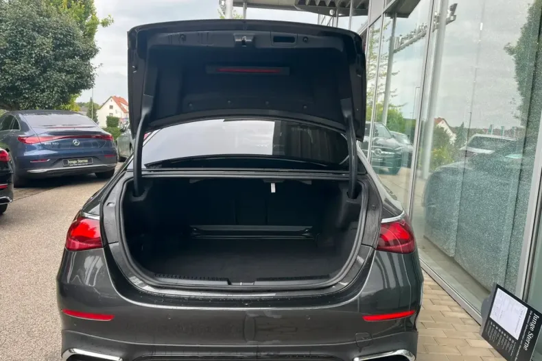 Mercedes-Benz E 200 din 2023 cu 42.371 km - oferta MER111310 - foto 9