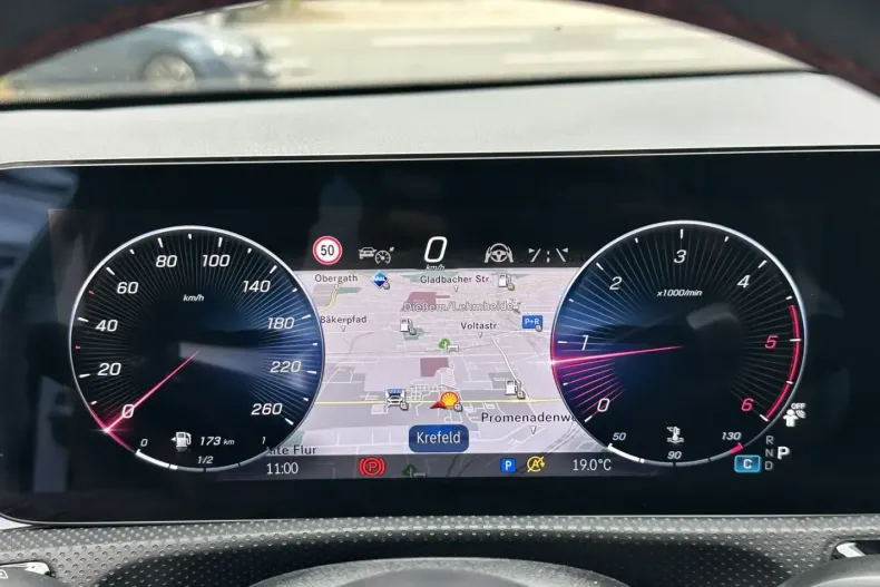 Mercedes-Benz CLA 200 din 2023 cu 68.695 km - oferta MER111314 - foto 12