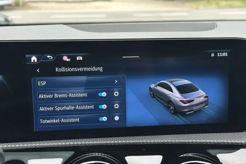 Mercedes-Benz CLA 200 din 2023 cu 68.695 km - oferta MER111314 - foto 18