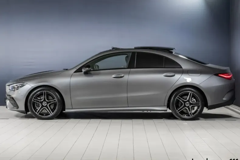 Mercedes-Benz CLA 200 din 2024 cu 5.000 km - oferta MER111324 - foto 3