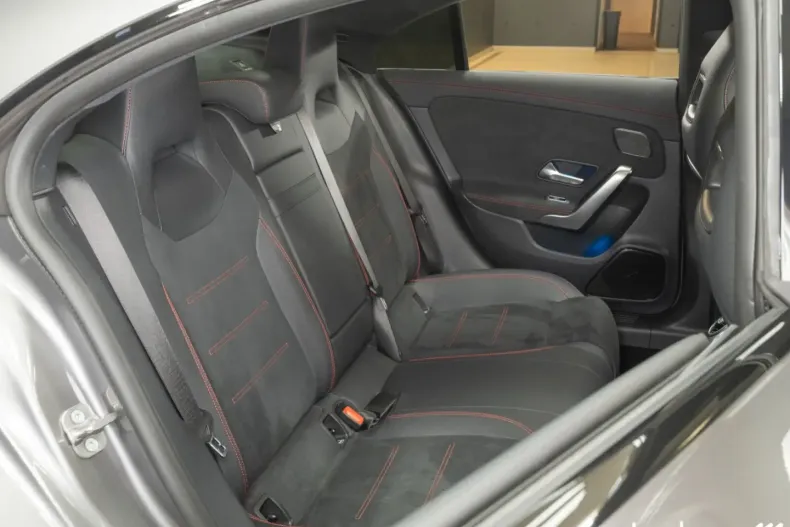 Mercedes-Benz CLA 200 din 2024 cu 5.000 km - oferta MER111324 - foto 15