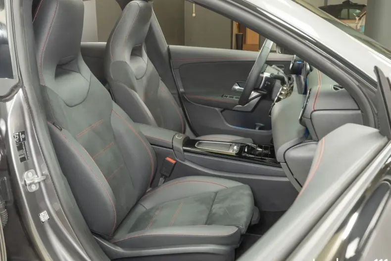 Mercedes-Benz CLA 200 din 2024 cu 5.000 km - oferta MER111324 - foto 16