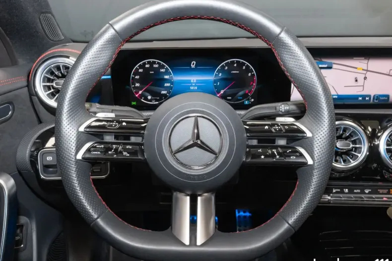 Mercedes-Benz CLA 200 din 2024 cu 5.000 km - oferta MER111324 - foto 19