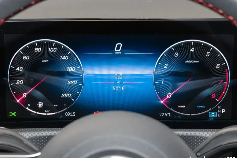 Mercedes-Benz CLA 200 din 2024 cu 5.000 km - oferta MER111324 - foto 20