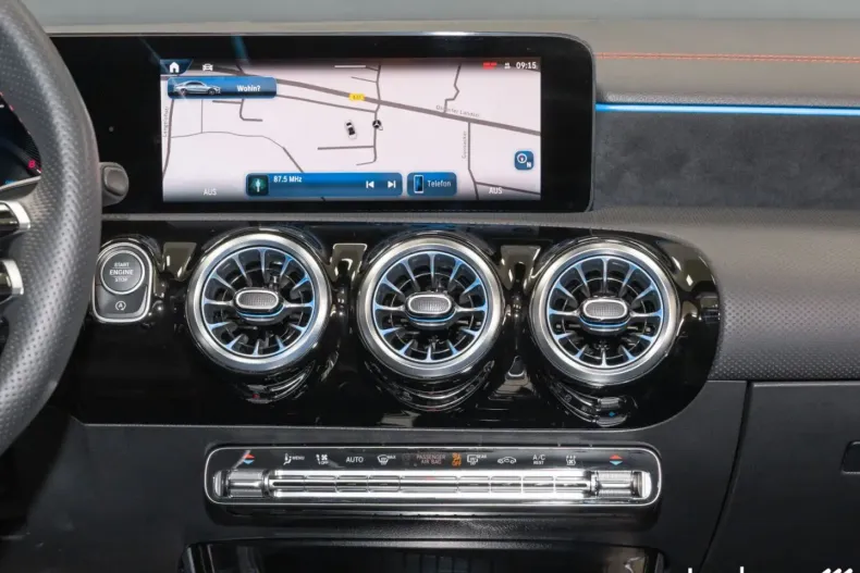 Mercedes-Benz CLA 200 din 2024 cu 5.000 km - oferta MER111324 - foto 22