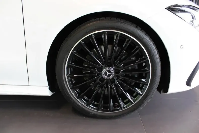 Mercedes-Benz CLA 200 din 2024 cu 22.464 km - oferta MER111326 - foto 7