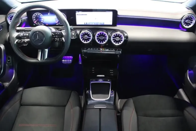 Mercedes-Benz CLA 200 din 2024 cu 22.464 km - oferta MER111326 - foto 9