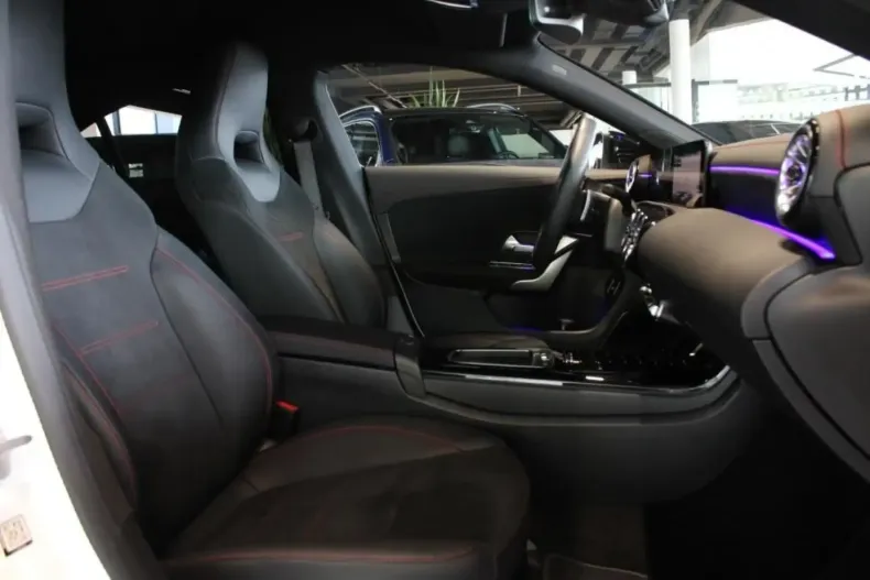 Mercedes-Benz CLA 200 din 2024 cu 22.464 km - oferta MER111326 - foto 10